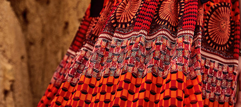 Artka платье на лямках с красной юбкой