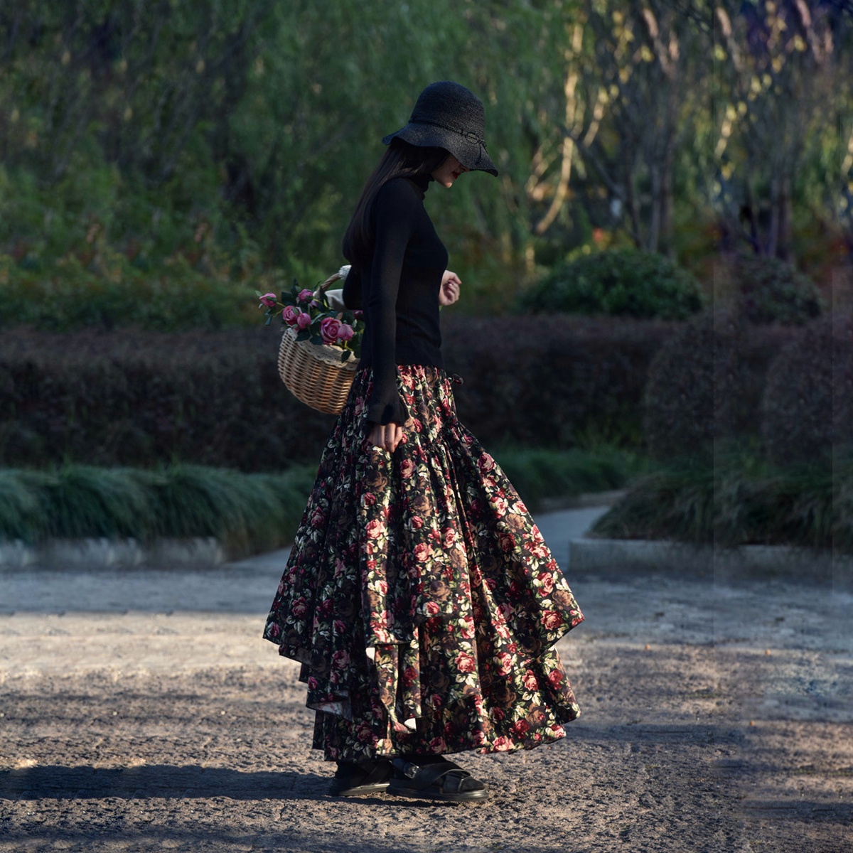 Suxin многослойная юбка чёрная с цветами