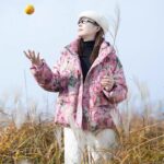 Короткая бохо куртка розовая с цветами
